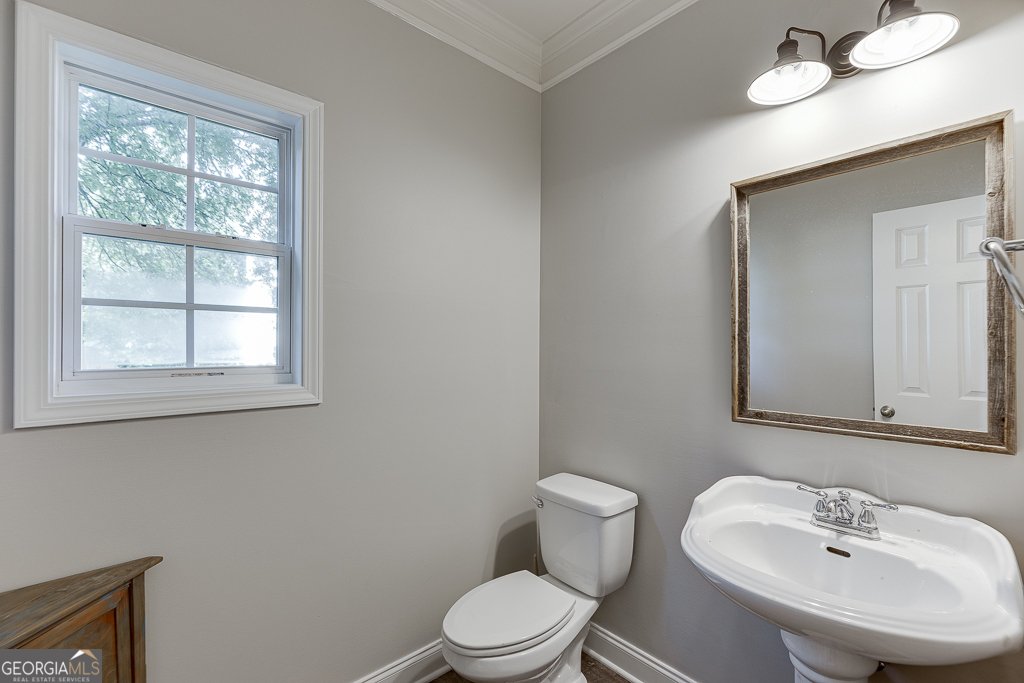 821 Sapphire Lane Sugar Hill - 8