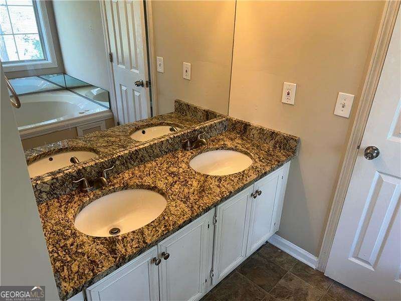 2494 Riverwood Spring Ellenwood - 13