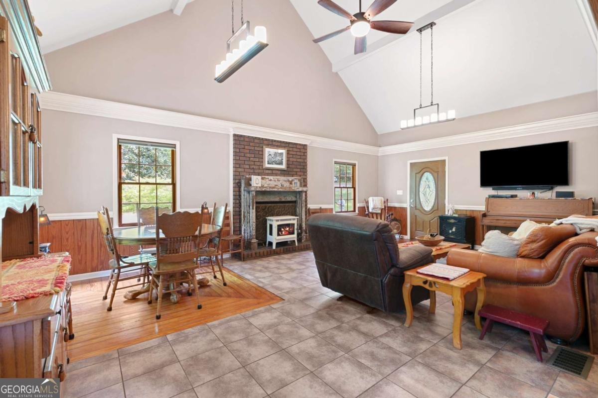 16335 Henderson Road Milton - 2