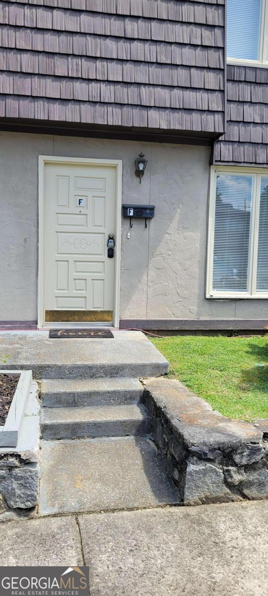 1819 ASHBOROUGH Circle Marietta - 1