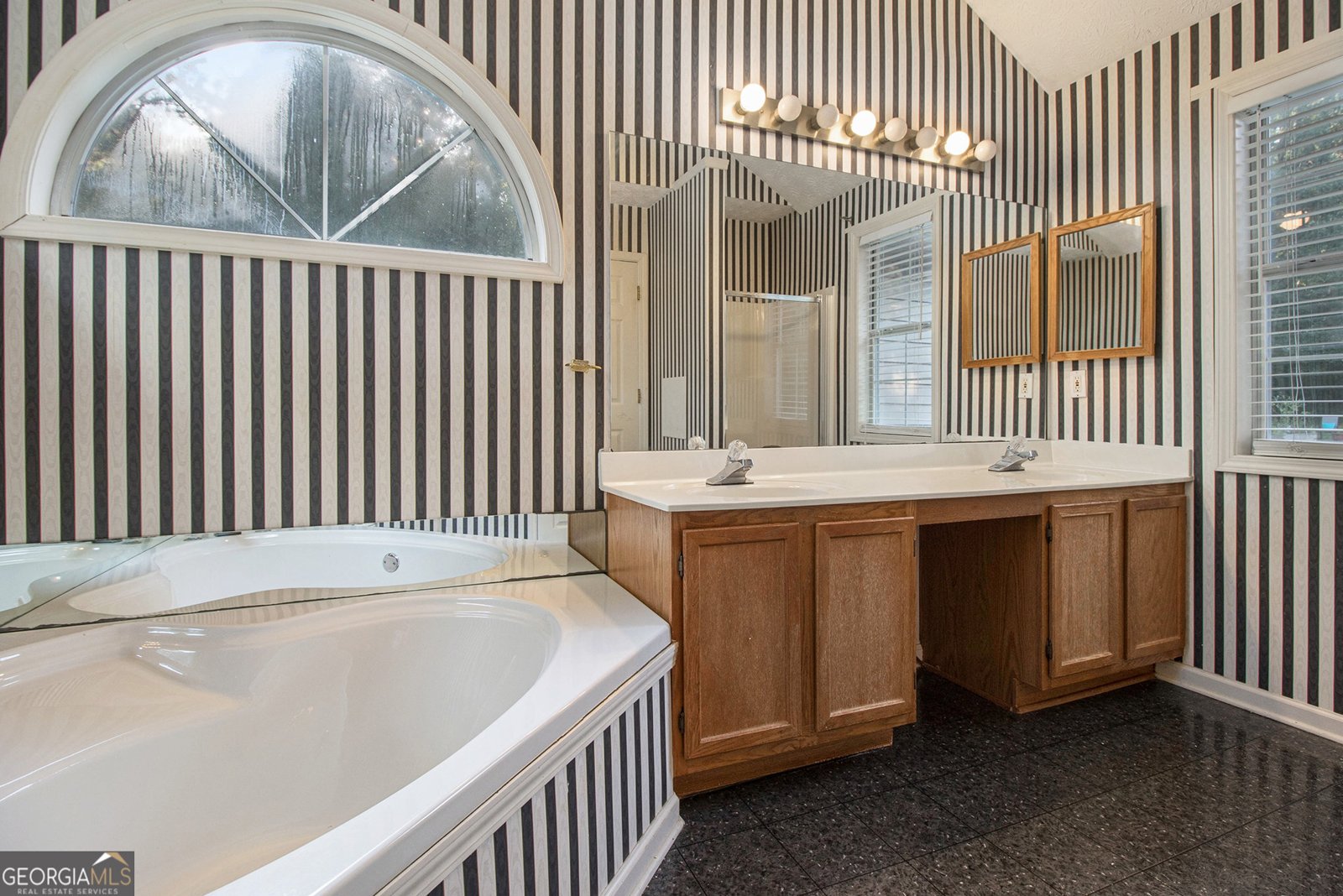 3700 River Lake Shore Ellenwood - 19