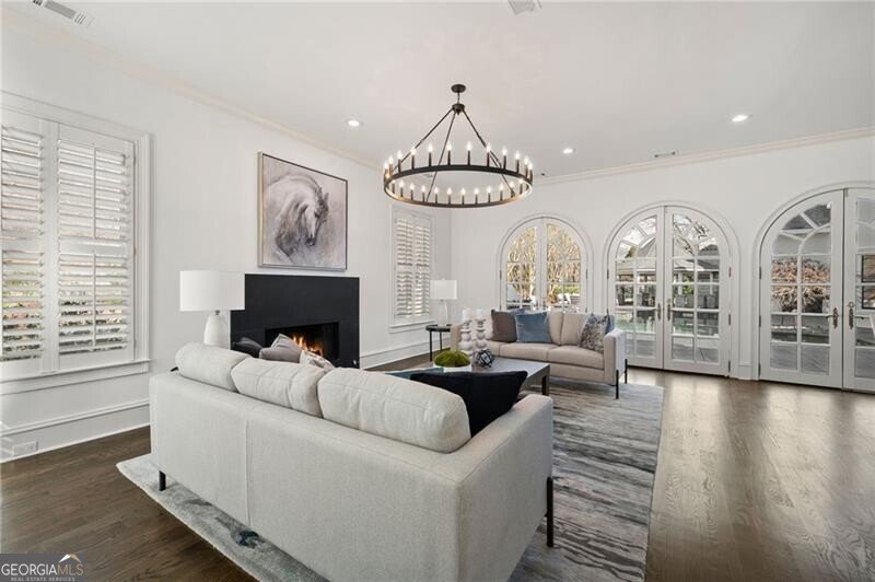 4571 Columns Drive Marietta - 44