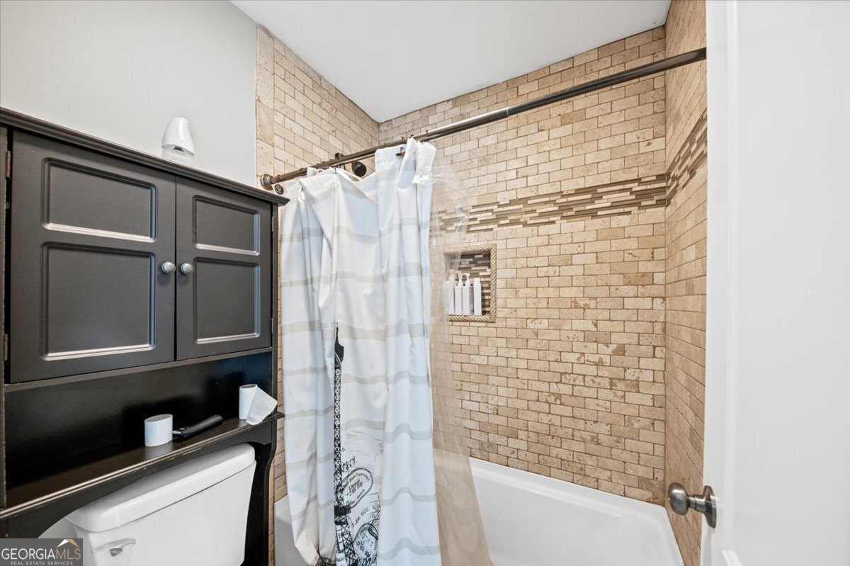 6555 Fairfield Trace Suwanee - 33