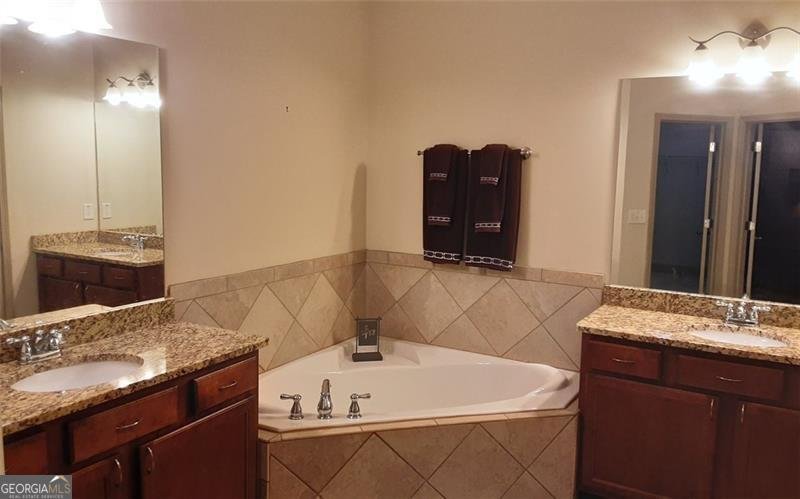 844 RED HART Alpharetta - 32