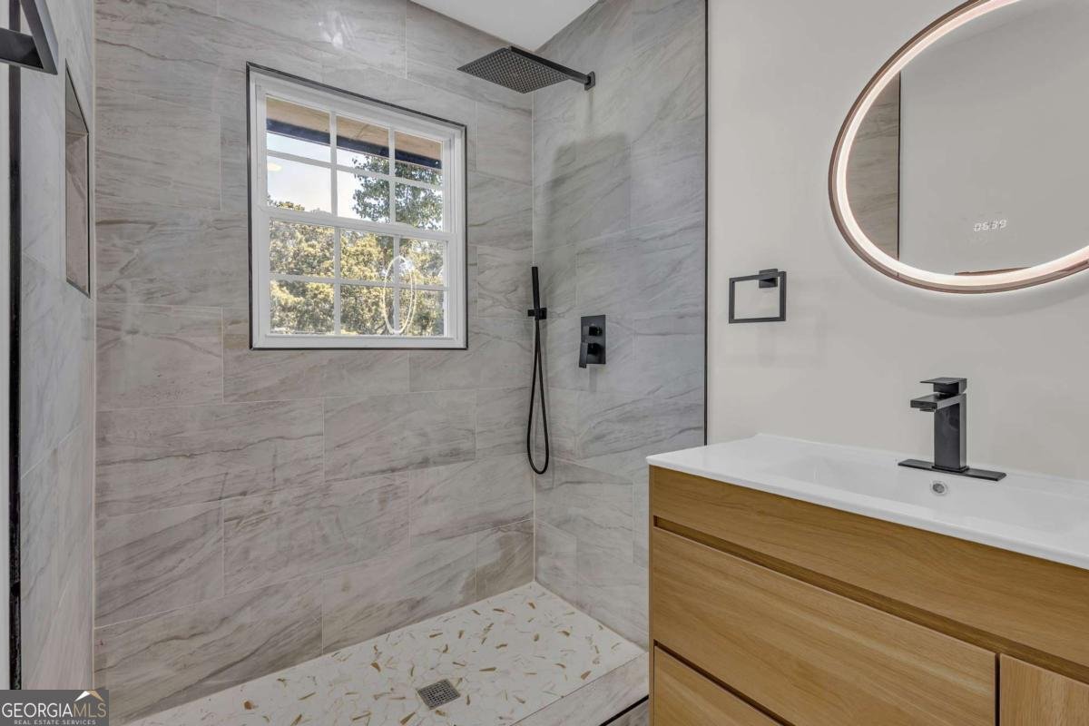 2401 Winshire Drive Decatur - 1