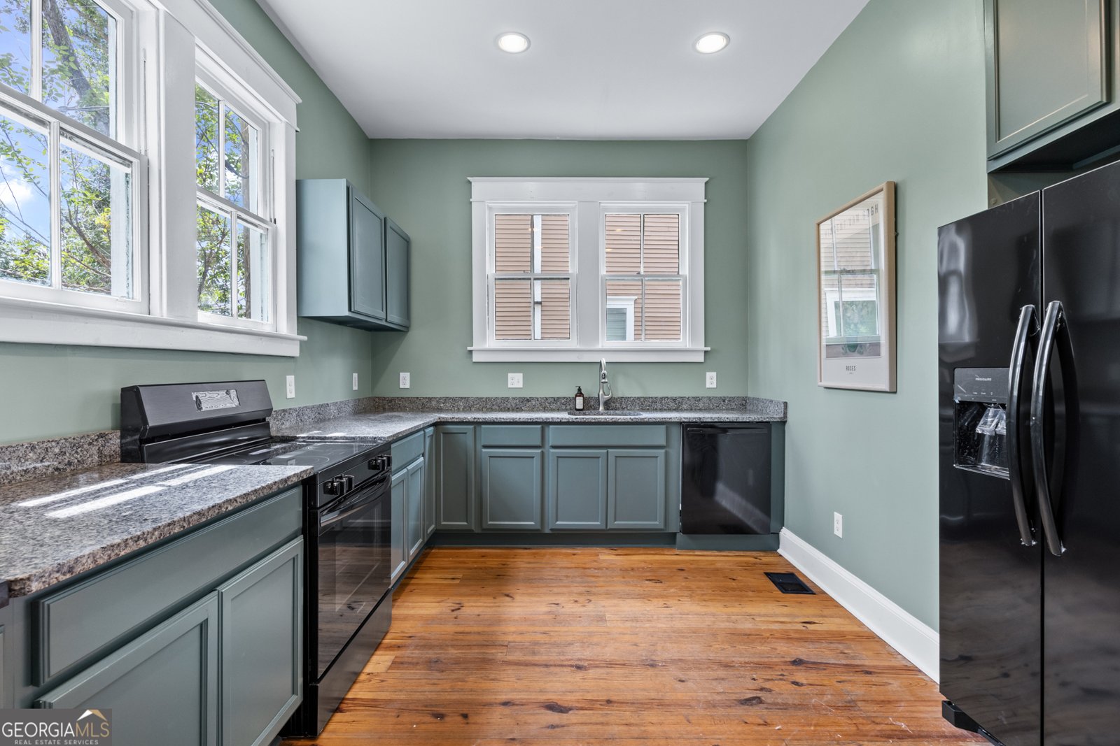 657 Henry Street Savannah - 12