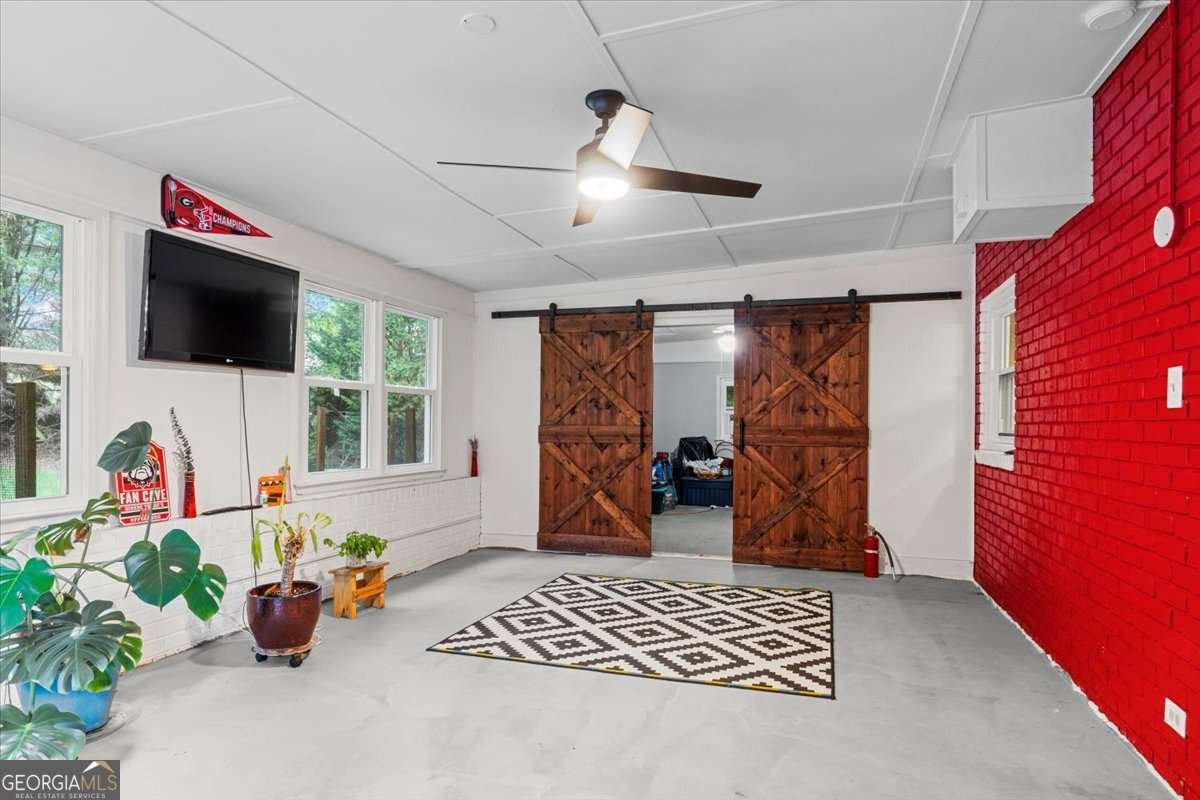 200 CLIFTON Drive Athens - 18