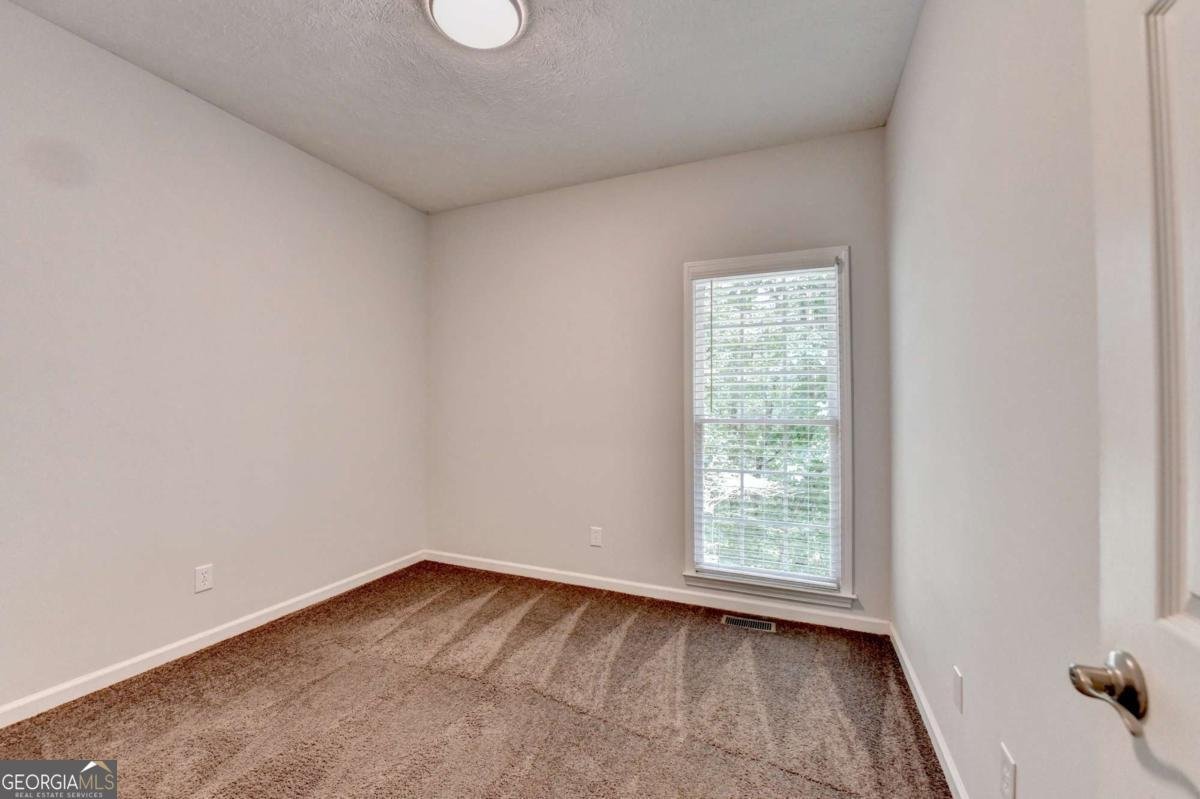 6220 Mockingbird Road Cumming - 27