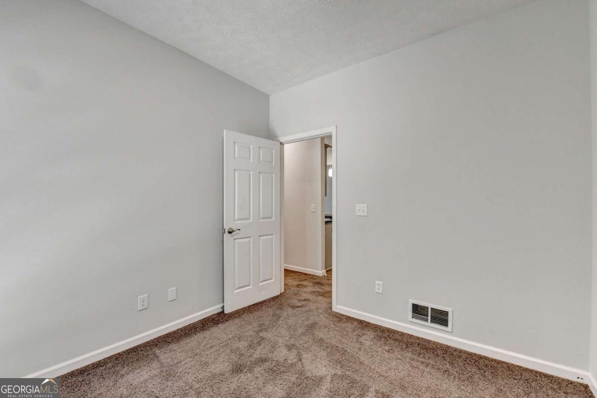 6220 Mockingbird Road Cumming - 28