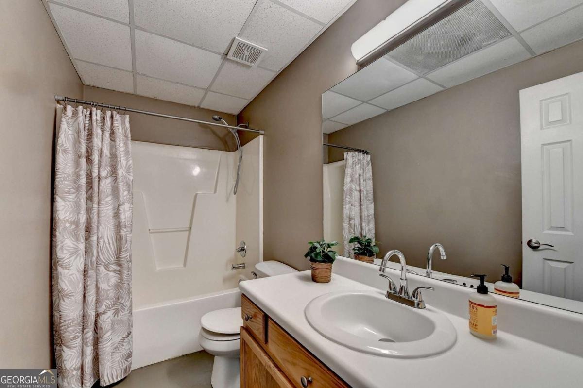 6220 Mockingbird Road Cumming - 40
