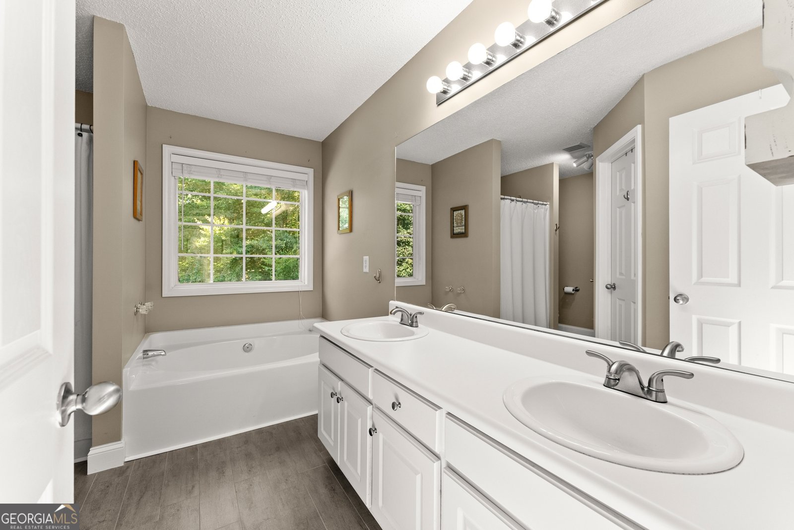 1147 Bradford Park Drive Auburn - 23