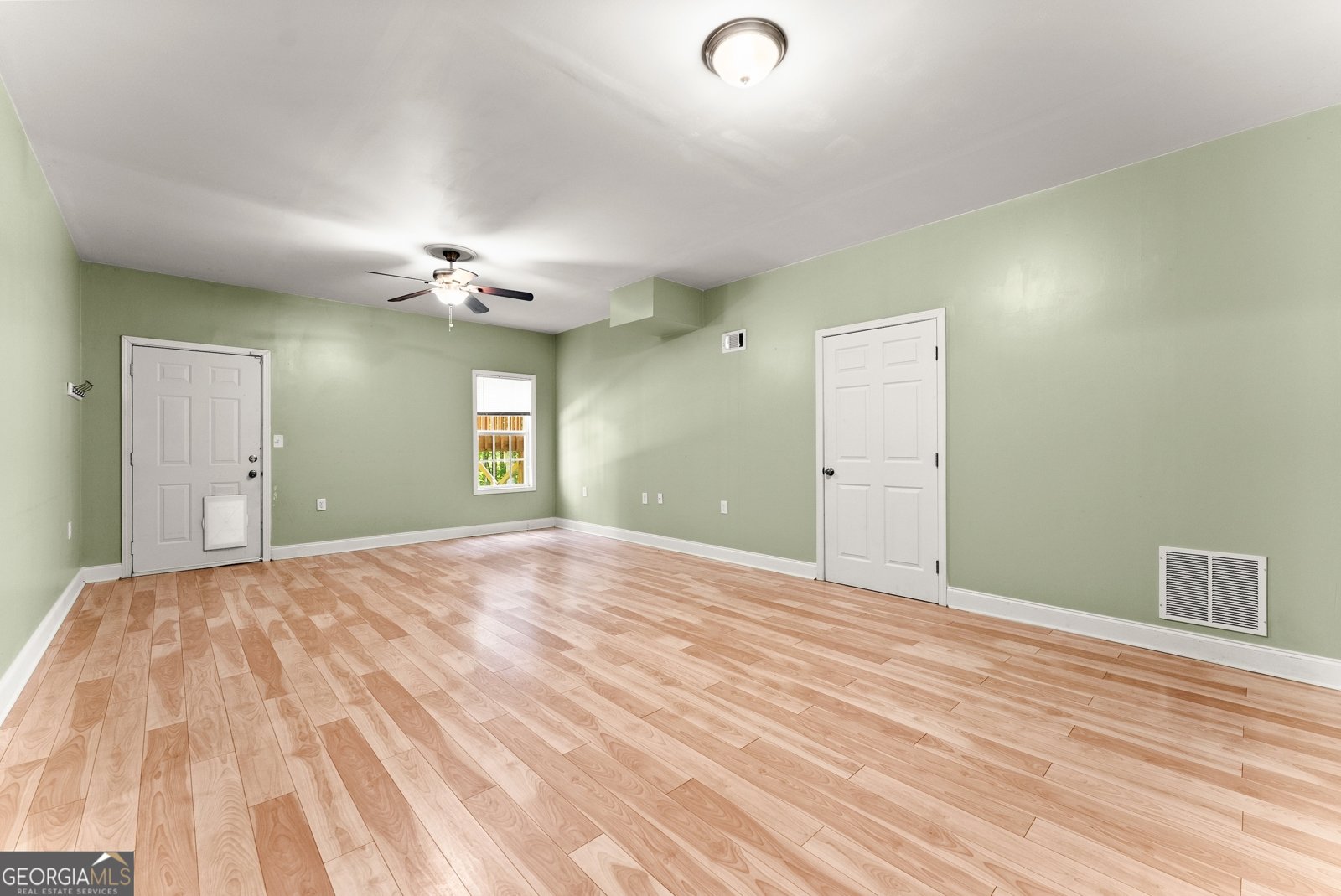 1147 Bradford Park Drive Auburn - 33
