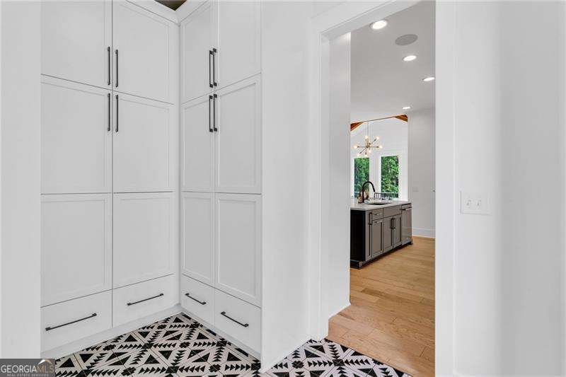 128 Creekview Lane Canton - 39