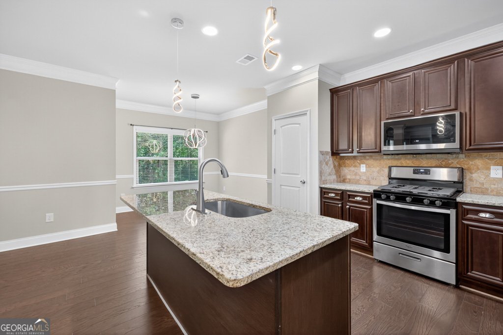 484 CRESTMONT Lane Canton - 15
