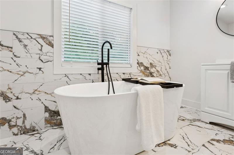 2779 Dale Creek Drive Atlanta - 28