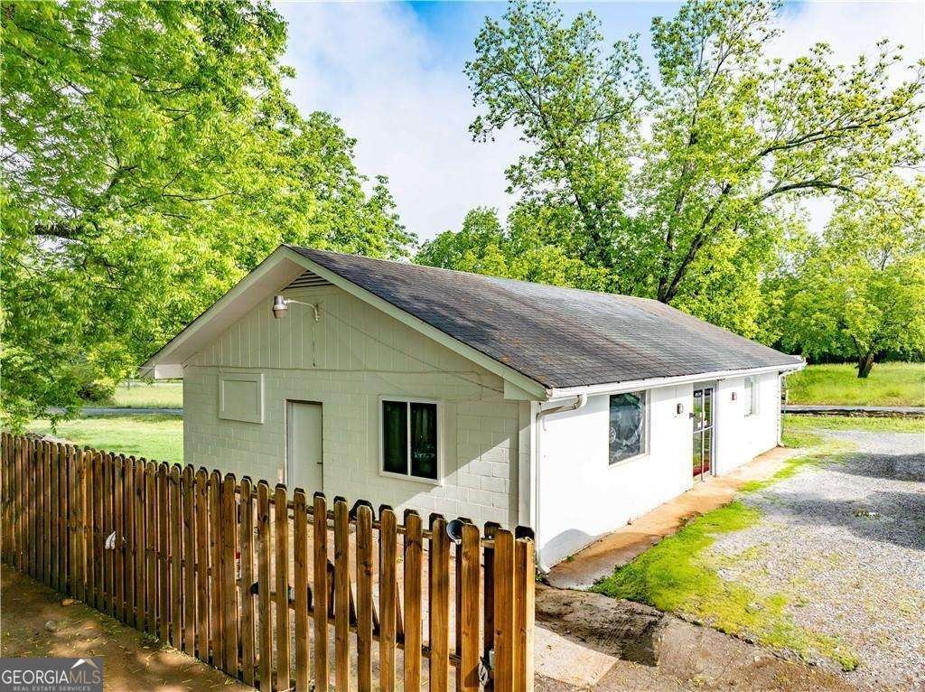 5375 Clarks Bridge Road Gainesville - 5