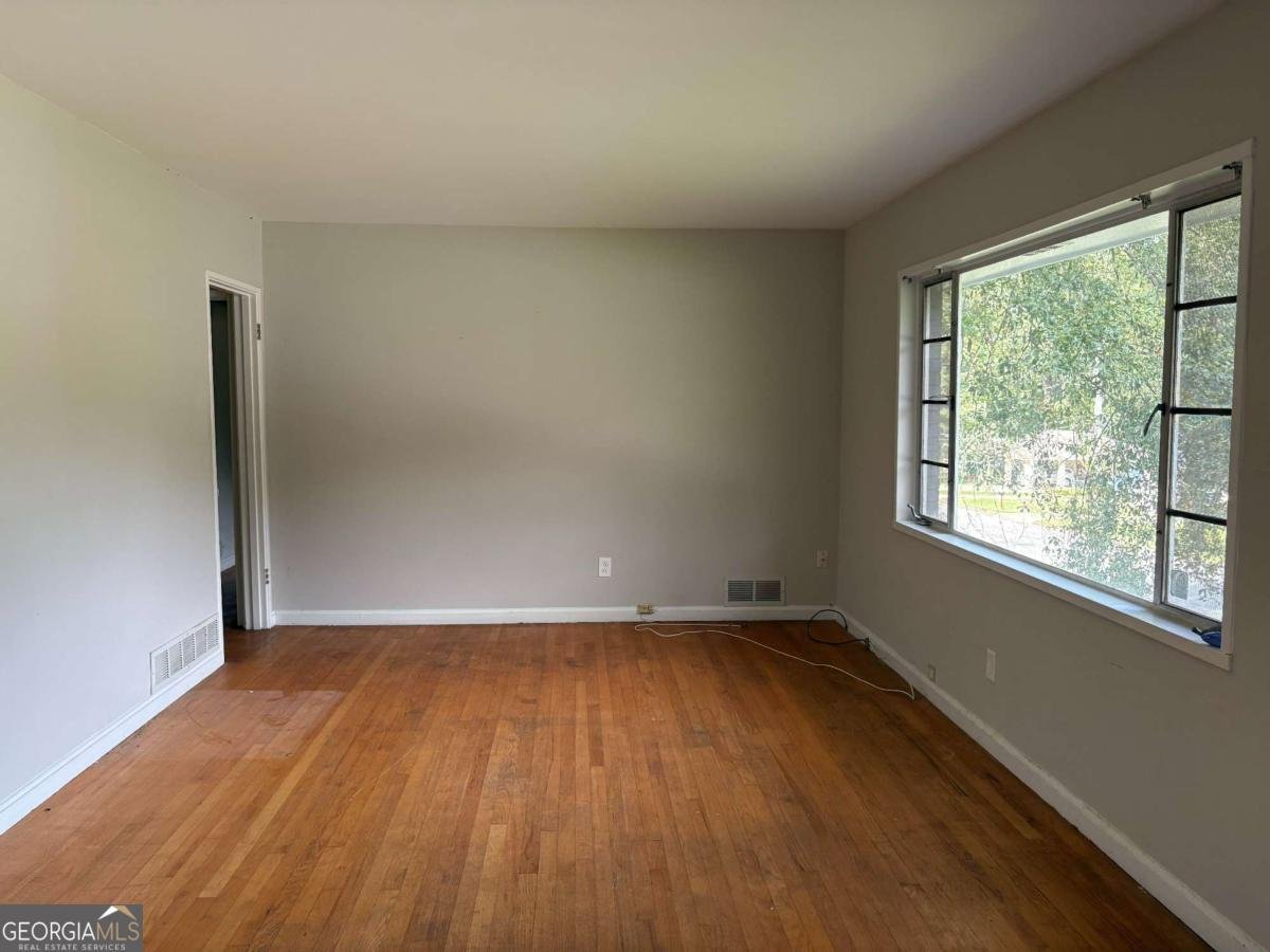 2595 Lancaster Drive Atlanta - 18
