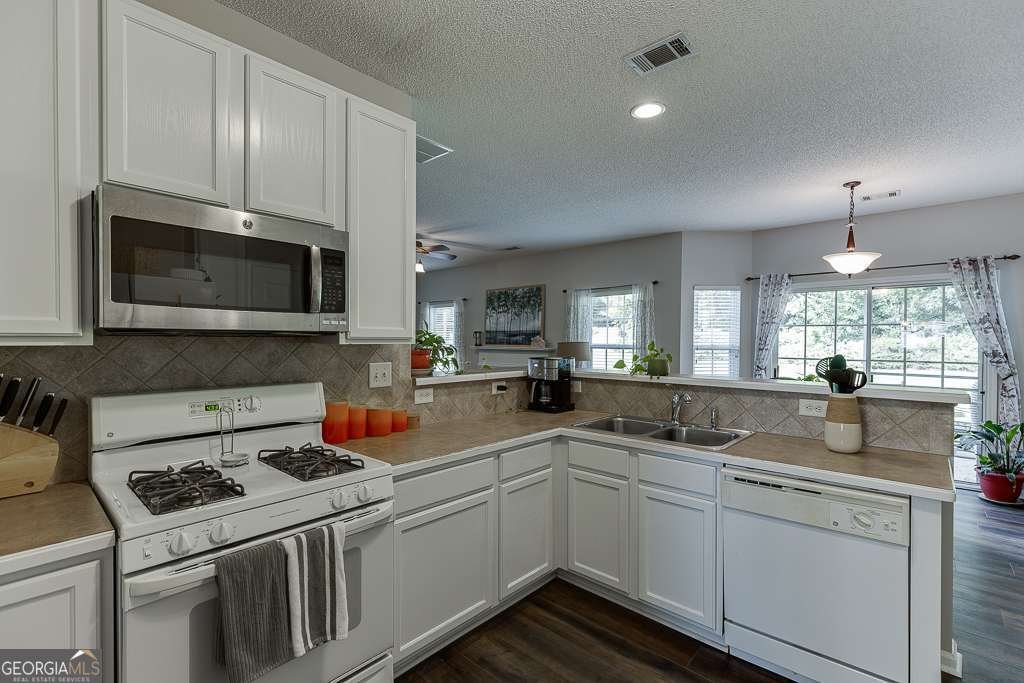 221 Beckenham Lane Dacula - 19