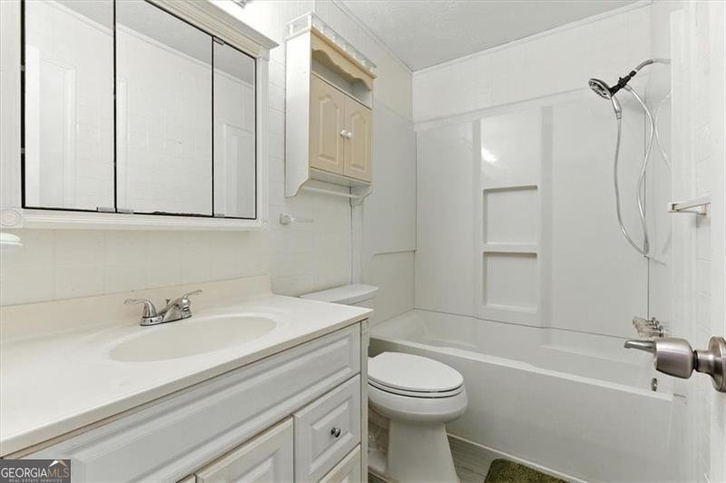 5725 MACEDIN Drive Douglasville - 25