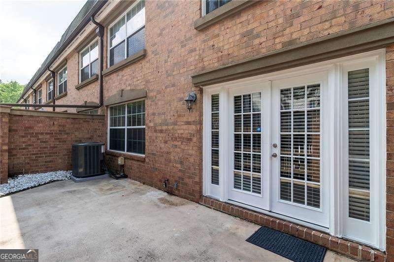 6980 Roswell Road Atlanta - 37