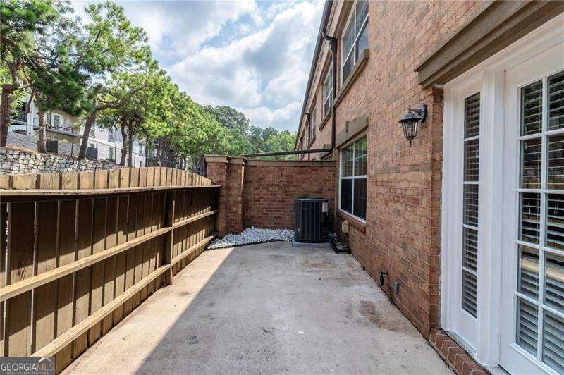 6980 Roswell Road Atlanta - 38