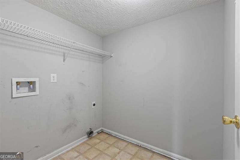 4591 Meadows Road Powder Springs - 30