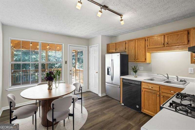 4591 Meadows Road Powder Springs - 7