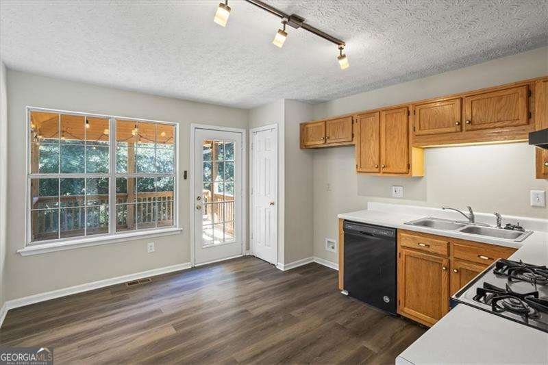4591 Meadows Road Powder Springs - 9