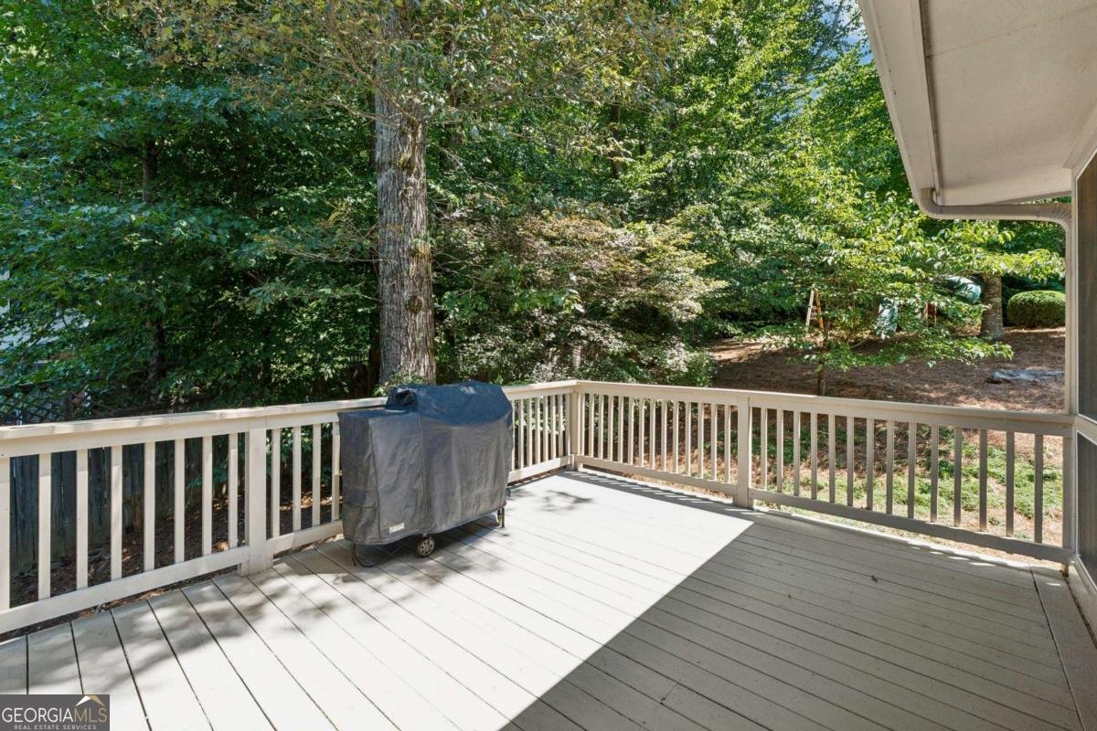 9885 Twingate Drive Johns Creek - 16