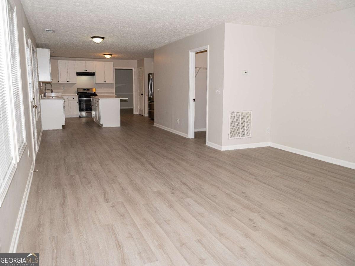 1860 Pinehurst View Drive Grayson - 3