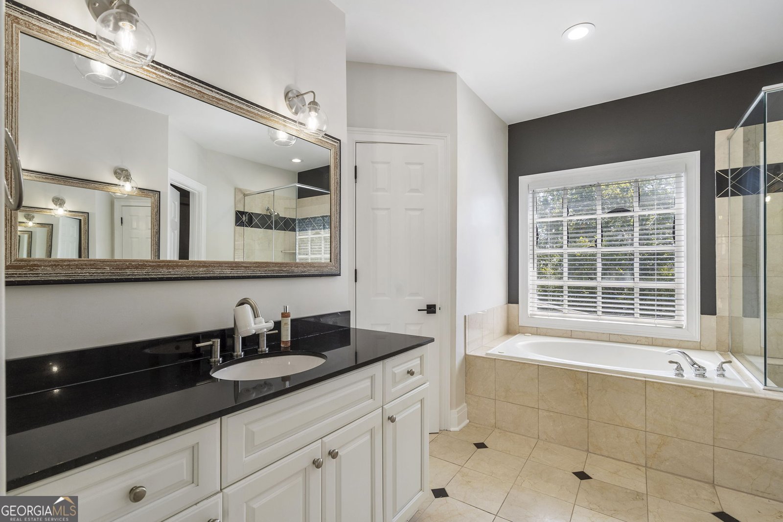 3541 Roswell Road Atlanta - 19