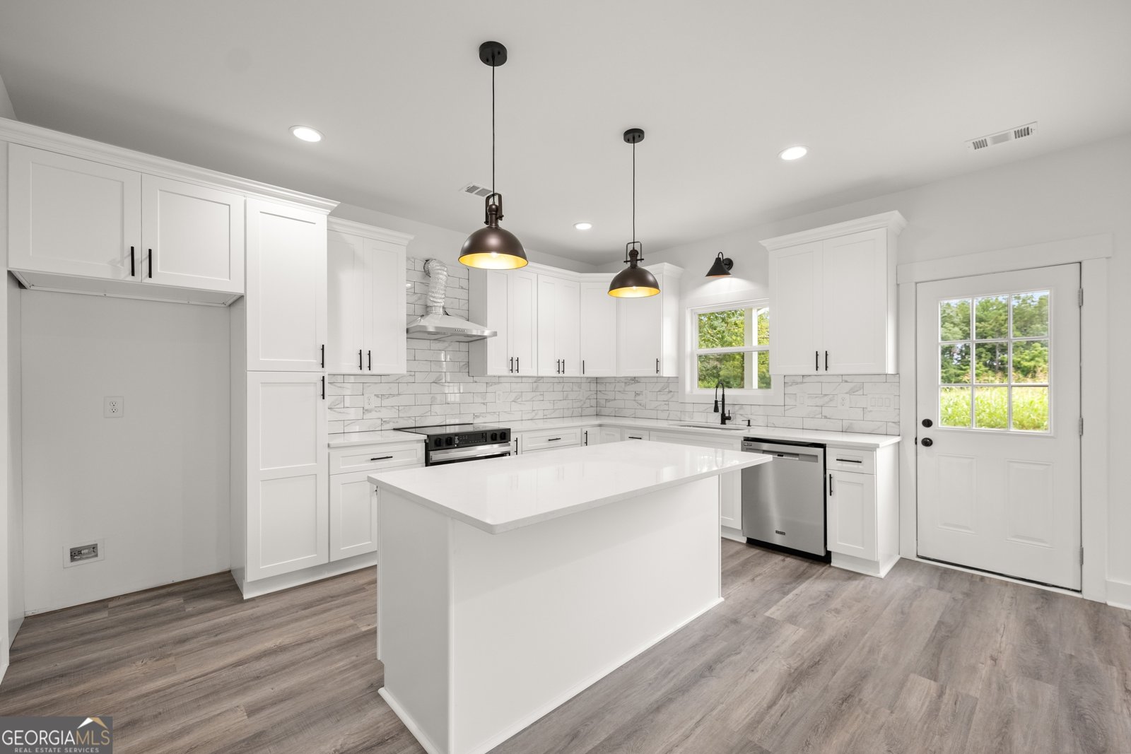 182 HARDMAN Road Clarkesville - 3
