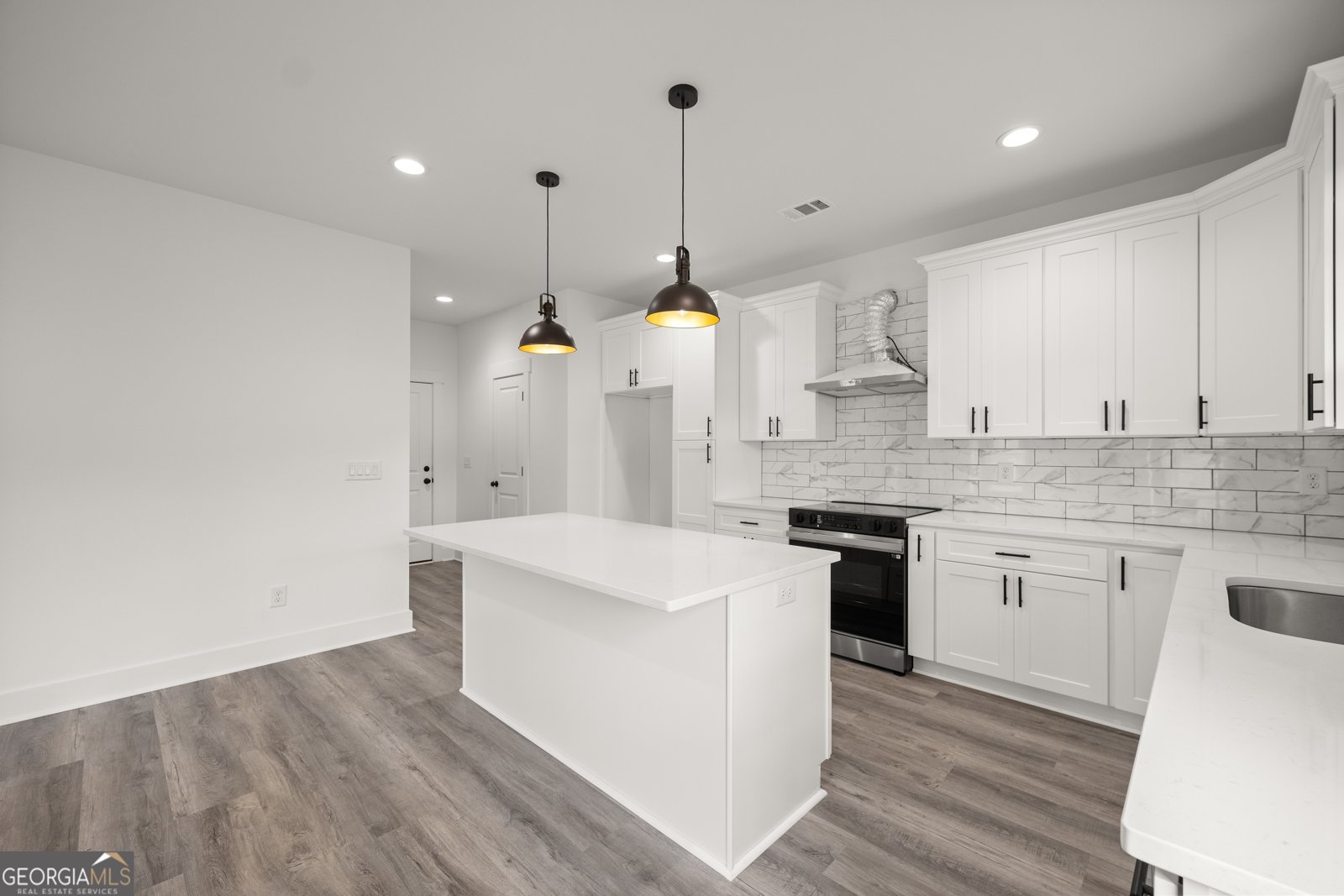 182 HARDMAN Road Clarkesville - 4