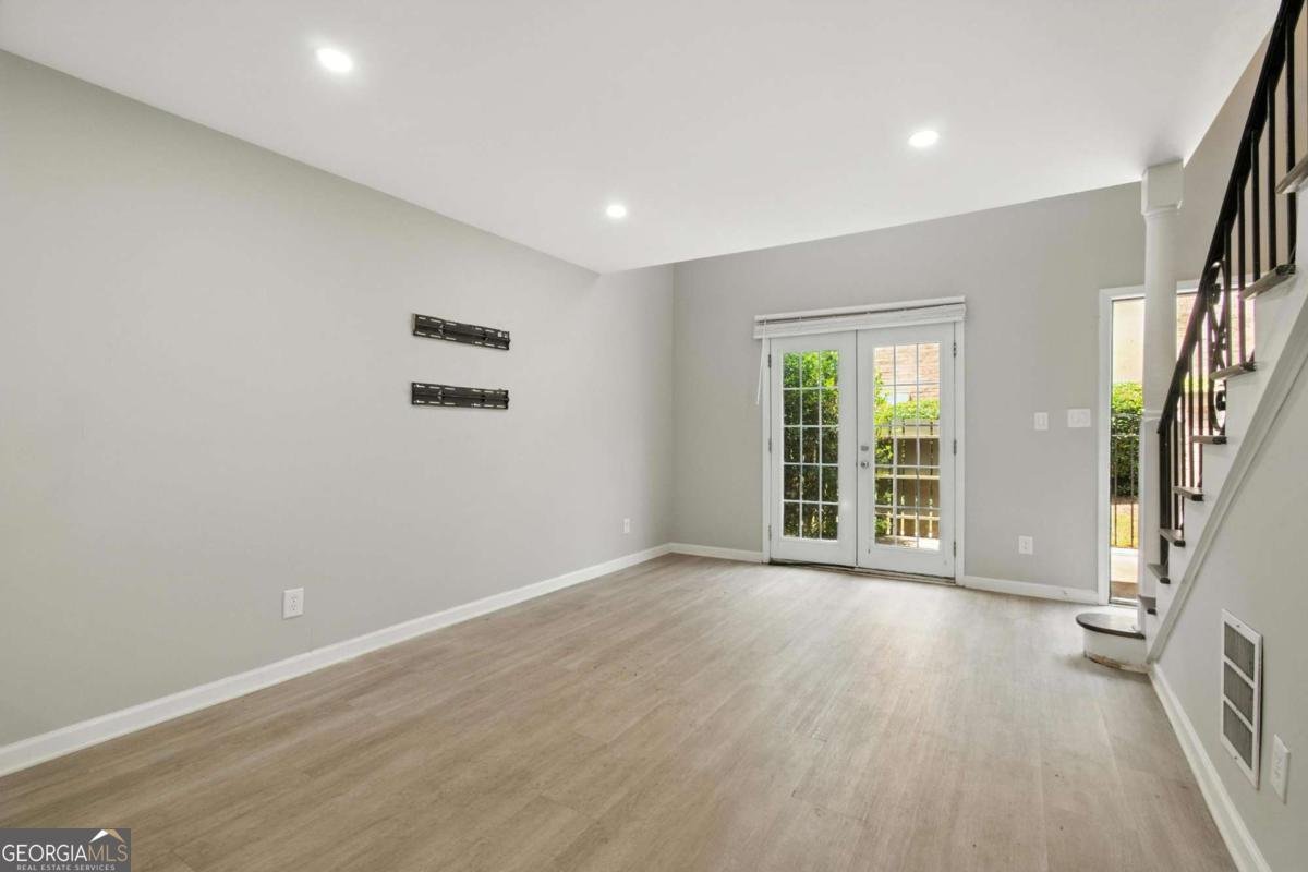 6980 Roswell Road Atlanta - 13