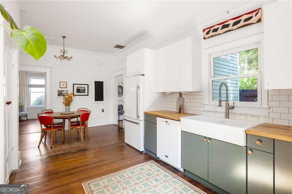 572 Sydney Street Atlanta - 1