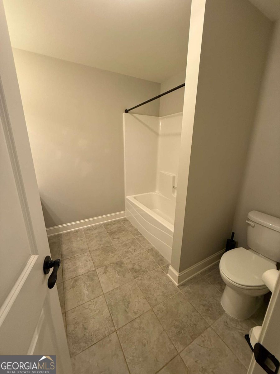 6863 LAKE STERLING Boulevard Flowery Branch - 34