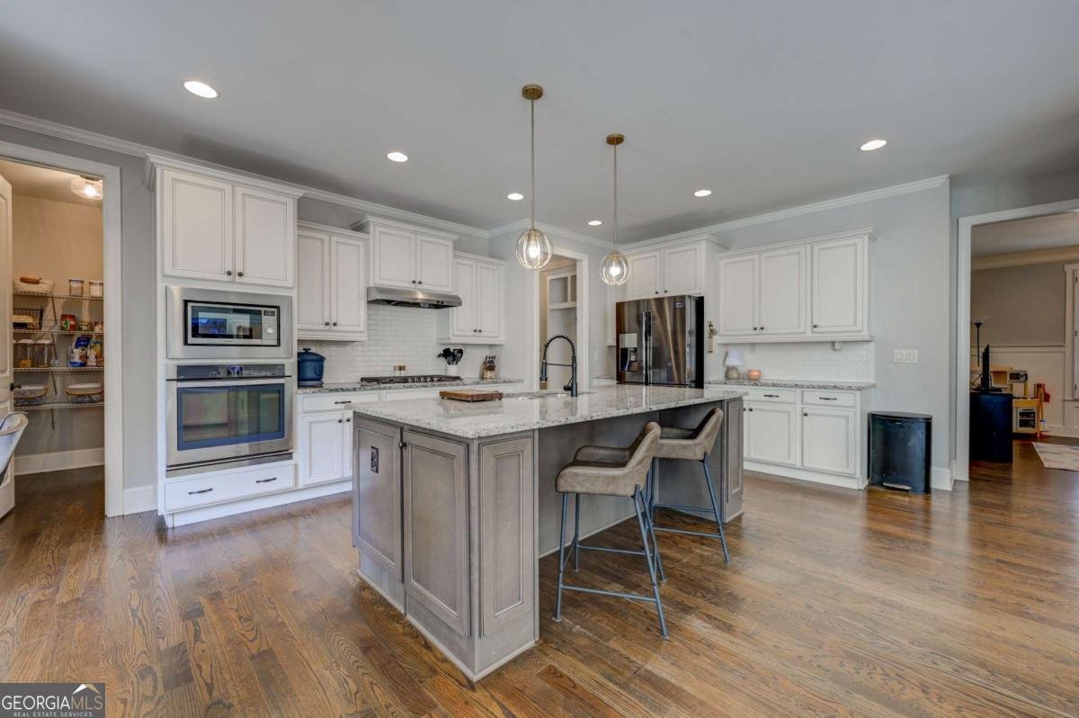 6863 LAKE STERLING Boulevard Flowery Branch - 7