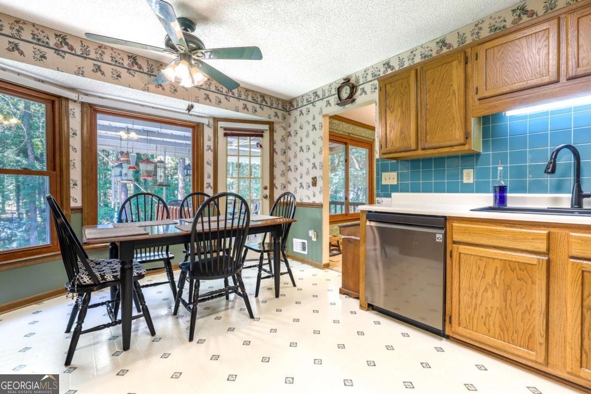 1143 Crystal Springs Trail Hampton - 11