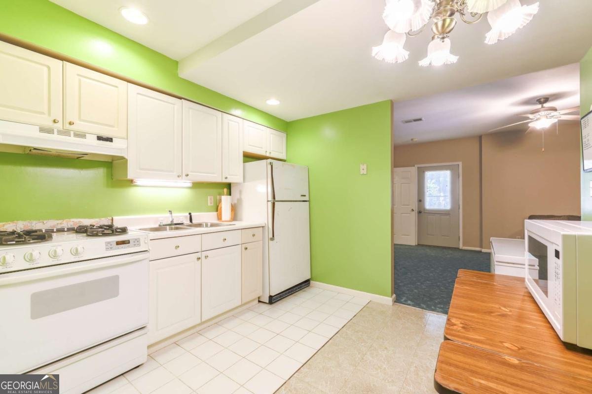 1143 Crystal Springs Trail Hampton - 30