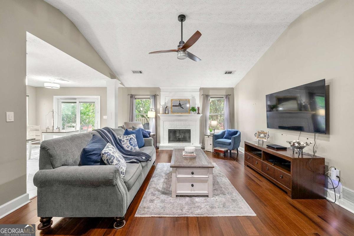 1324 Pinebreeze Way Marietta - 9