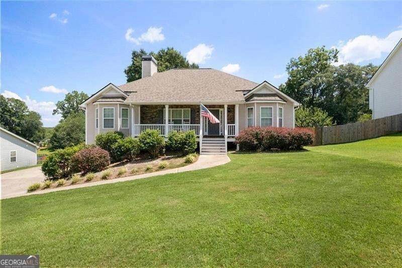 493 Kyles Circle Hiram - 2
