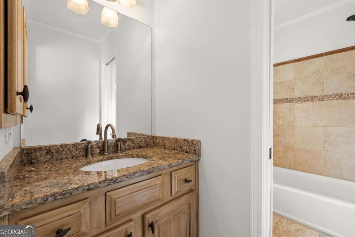 2524 Dunhaven Glen Snellville - 24