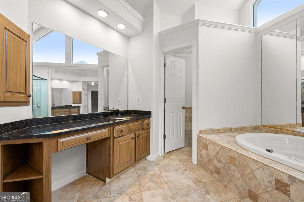 2524 Dunhaven Glen Snellville - 35