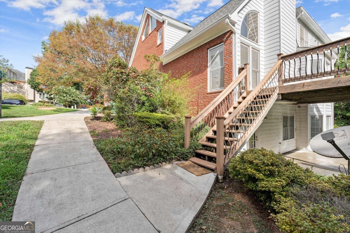 2524 Dunhaven Glen Snellville - 52