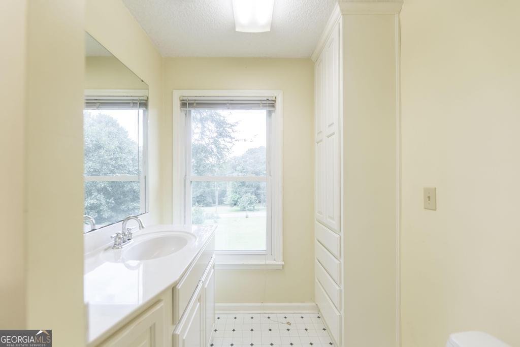 1404 Beaver Oaks Drive Macon - 35