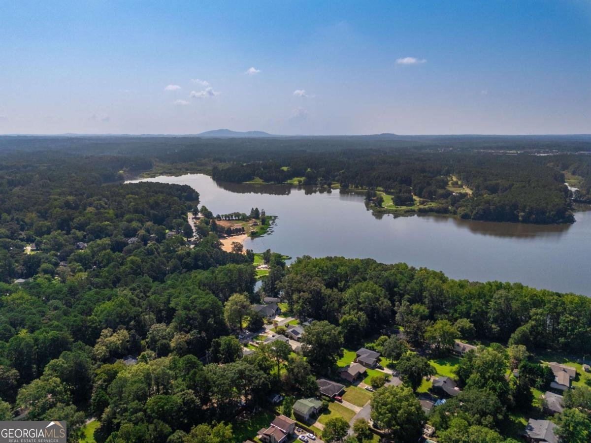 4559 Collins Avenue Acworth - 1