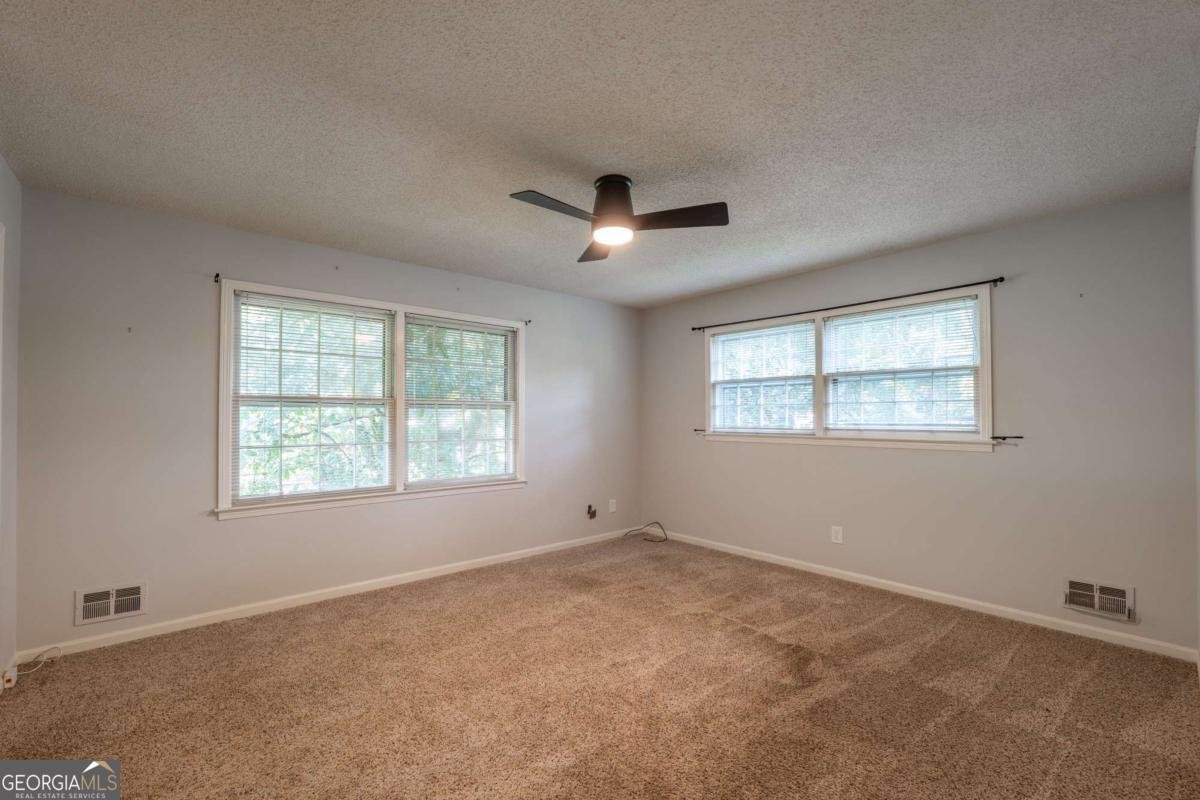 4559 Collins Avenue Acworth - 28