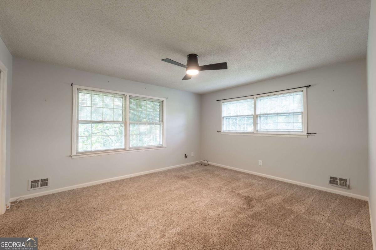 4559 Collins Avenue Acworth - 33