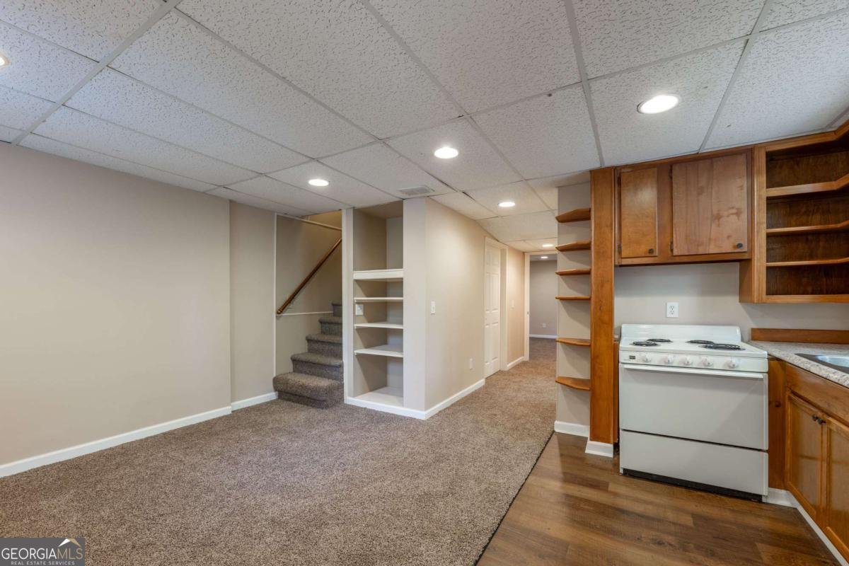 4559 Collins Avenue Acworth - 36