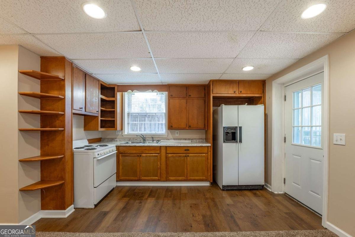 4559 Collins Avenue Acworth - 39
